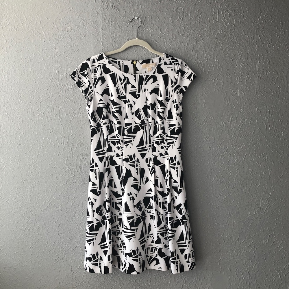 Michael Kors Black & White Dress, Size 8, Business Professional Outfit